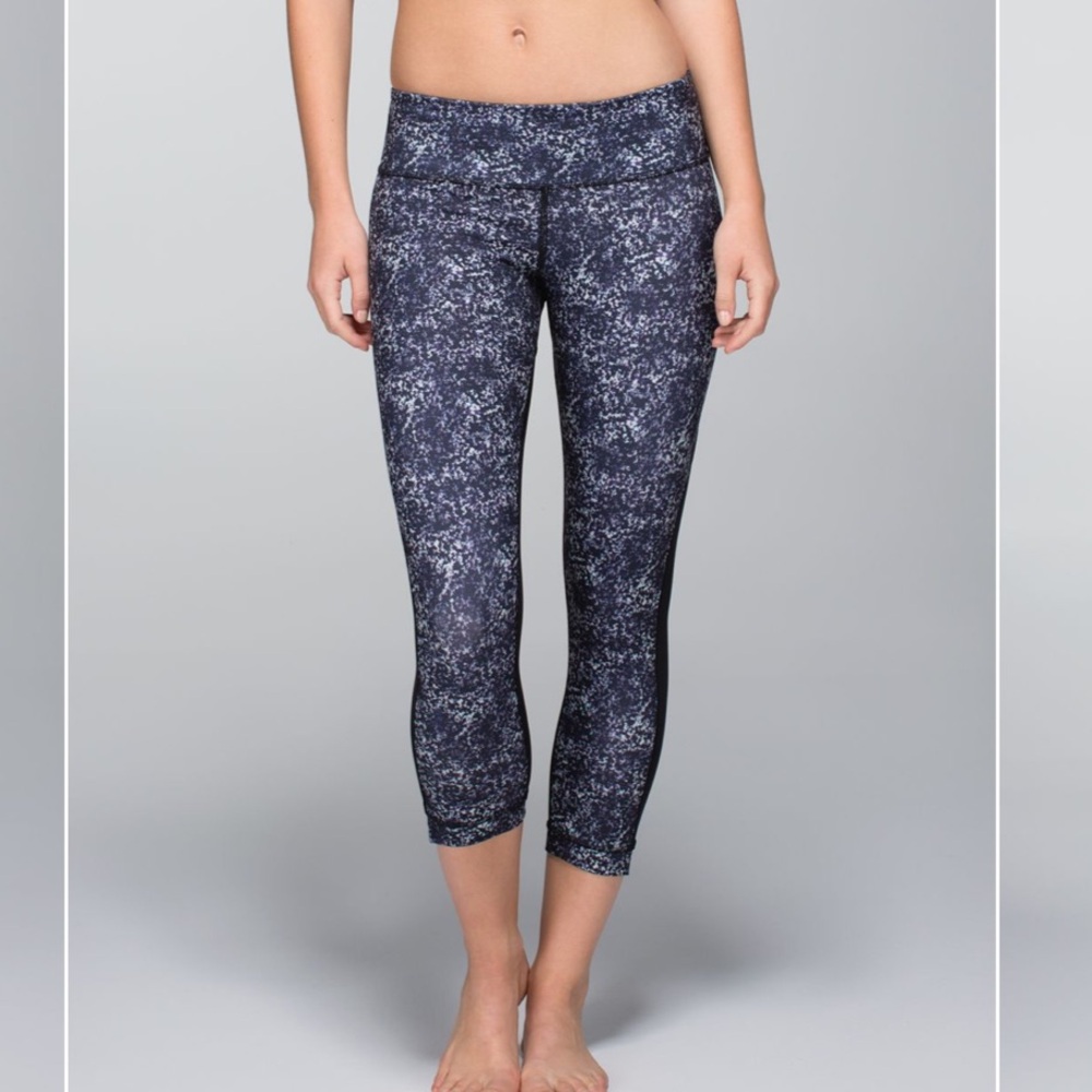 Lululemon Journey Crop Rocky Road Sand Dune Toothpaste / Black Sz 6